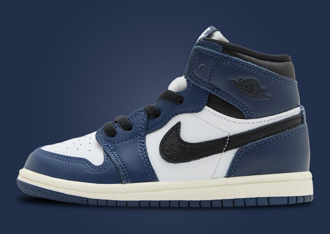 The Air Jordan 1 High Midnight Navy Releases September 2024