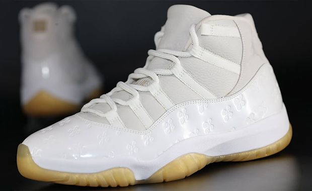 オフホワイト The Air Jordan 11 Retro Sail Off White Releases Holiday 2025