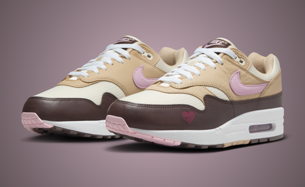 Nike Air Max 1 Valentine's Day (W) Angle