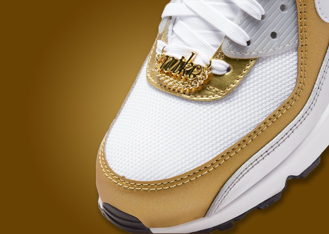 Nike air max gold and silver best sale