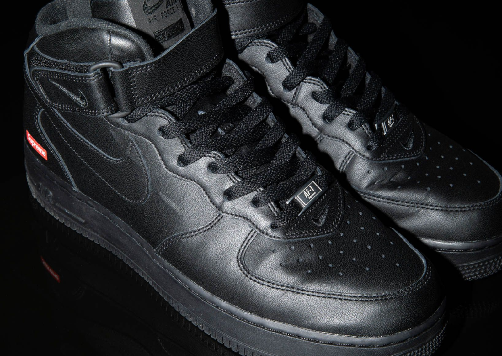 Supreme x Nike Air Force 1 Mid SP Black Detail