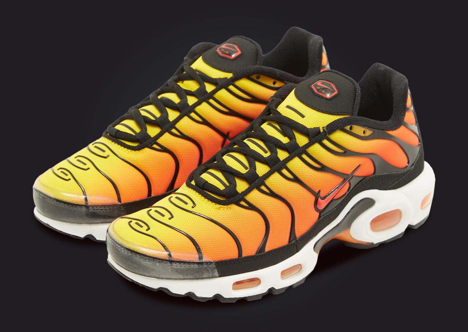 Nike Air Max Plus Sunset Angle