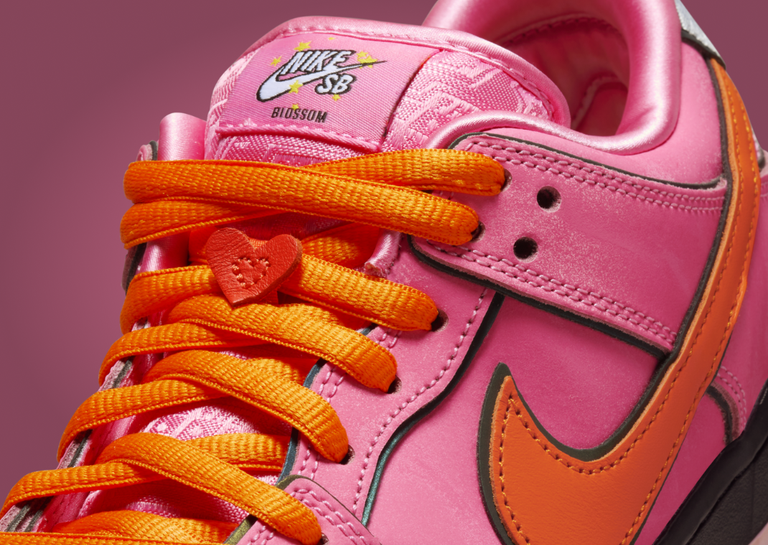 The Powerpuff Girls x Nike SB Dunk Low Pro QS Blossom Tongue Details