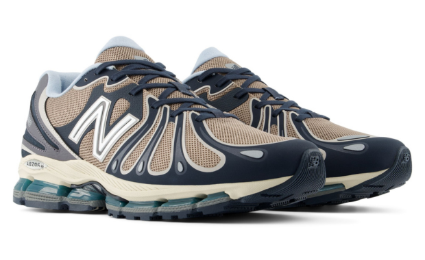 AURALEE Crafts A Japanese-Exclusive Pack Of New Balance XC-72s