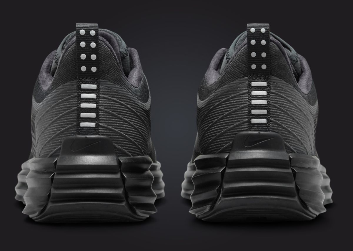 Nike Lunar Roam Dark Smoke Grey Black Heel