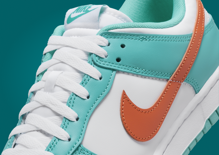 Nike Dunk Low Miami Dolphins Tongue
