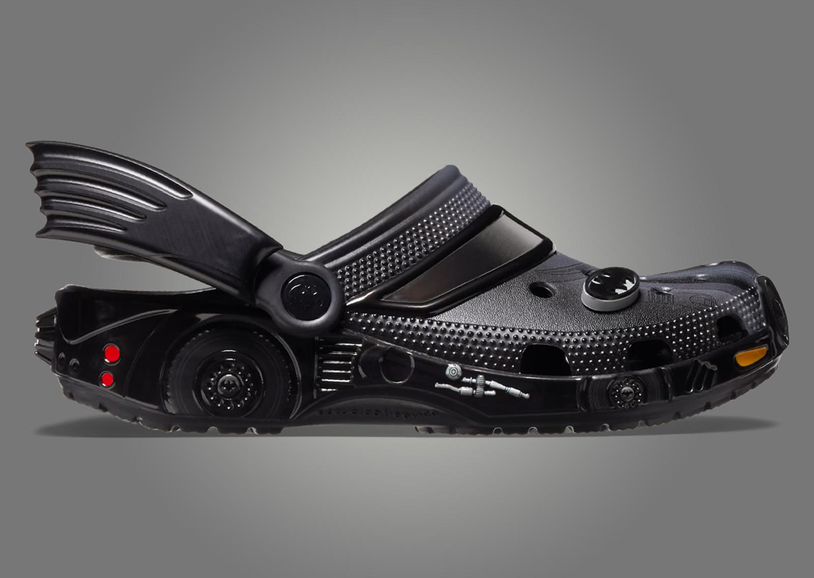 Batman x Crocs Classic Clog Batmobile Lateral