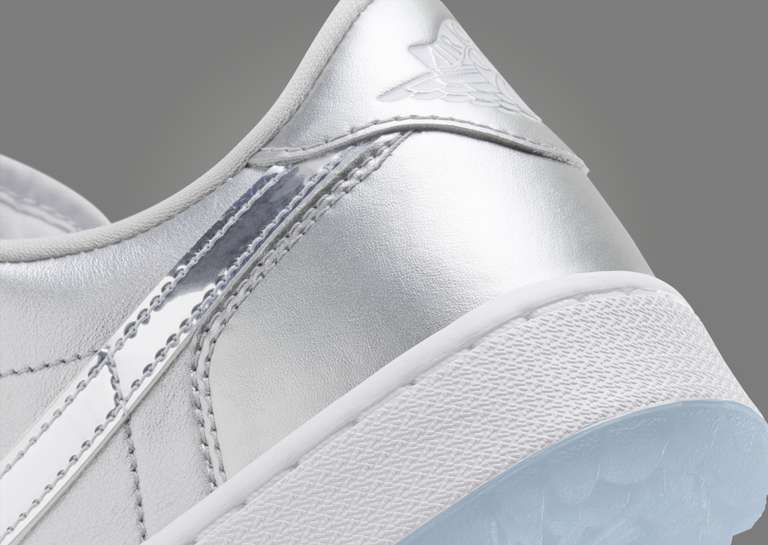 Air Jordan 1 Low Golf Gift Giving Heel Detail