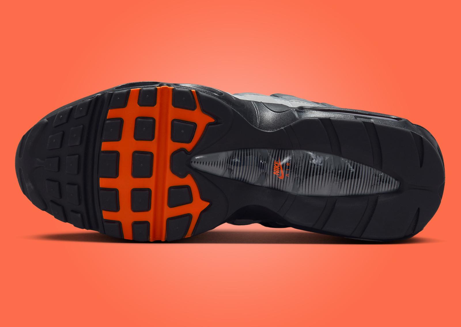 Nike Air Max 95 Black Hyper Crimson Outsole