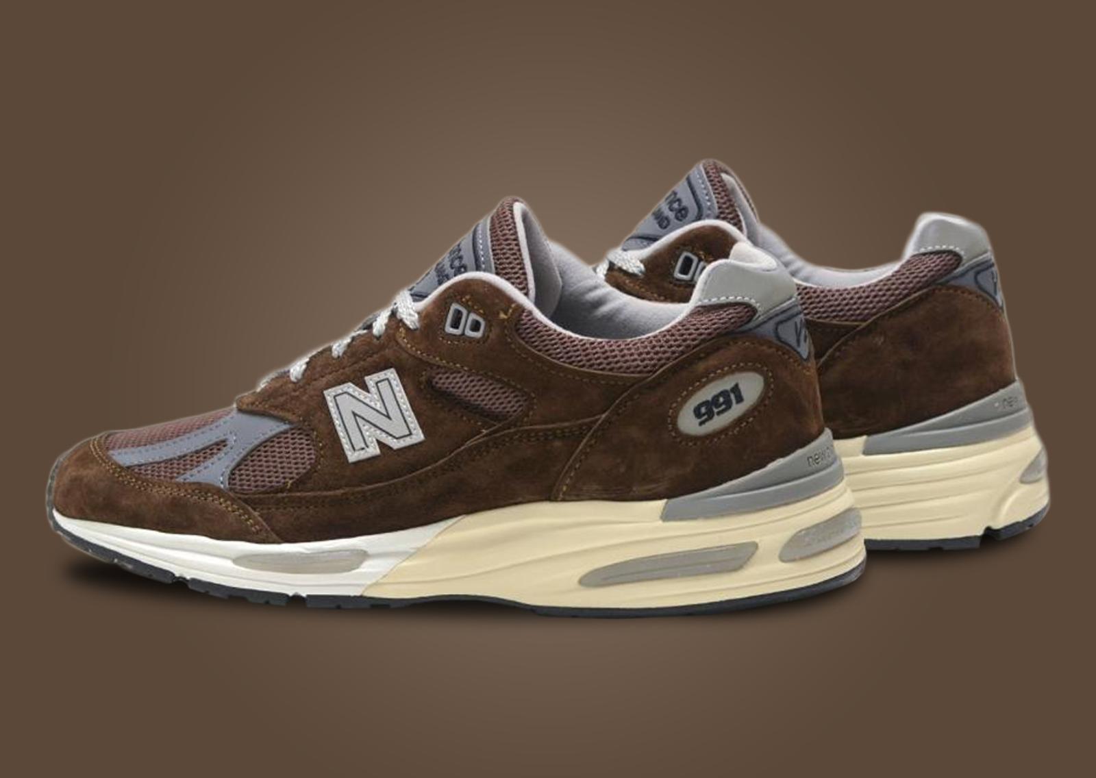 New Balance 991v2 Made in UK Pinecone Heel Detail