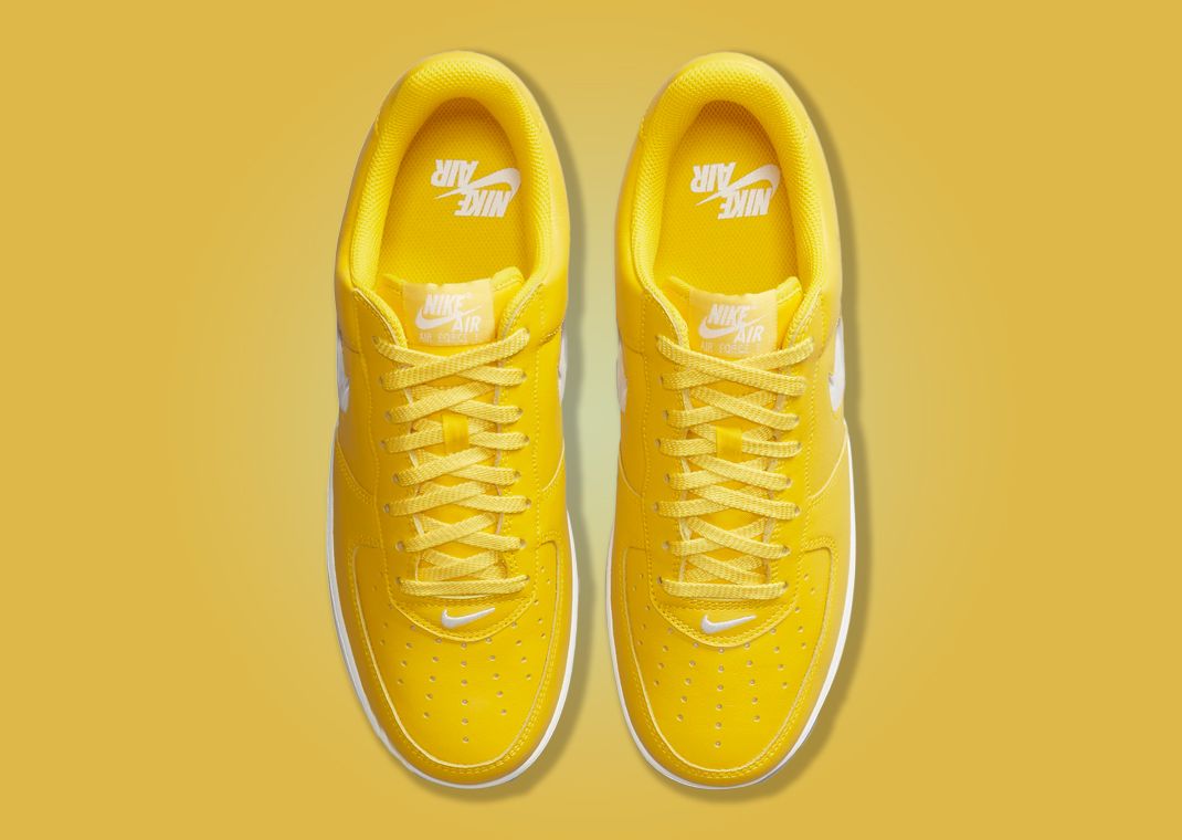 靴 NIKE AIR FORCE 1 LOW RETRO SPEED YELLOW Nike's Air Force 1 Low Speed Yellow Will Race Into Your
