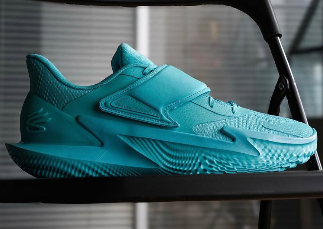 UNDER ARMOUR FOX2 100足限定モデル フォックス2｜UNDER ARMOUR（アンダーアーマー）