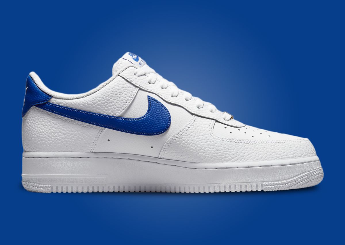 Game Royal Accents This Nike Air Force 1 Low