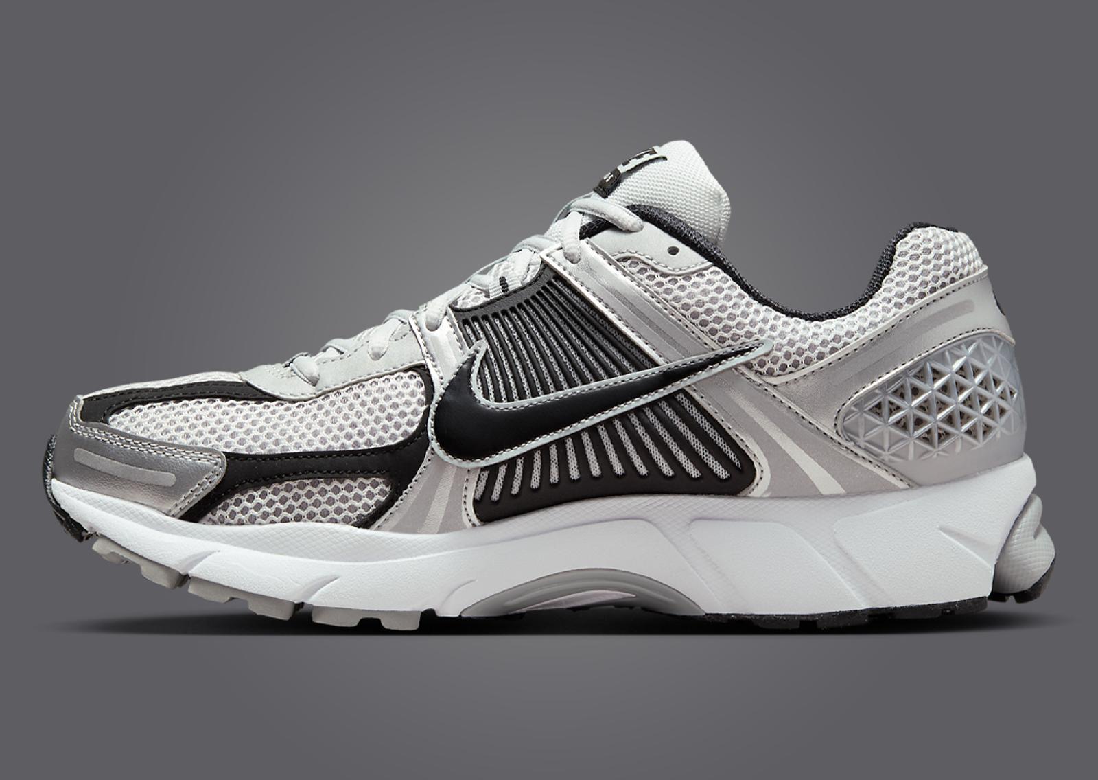 Nike Zoom Vomero 5 Metallic Silver Black Medail