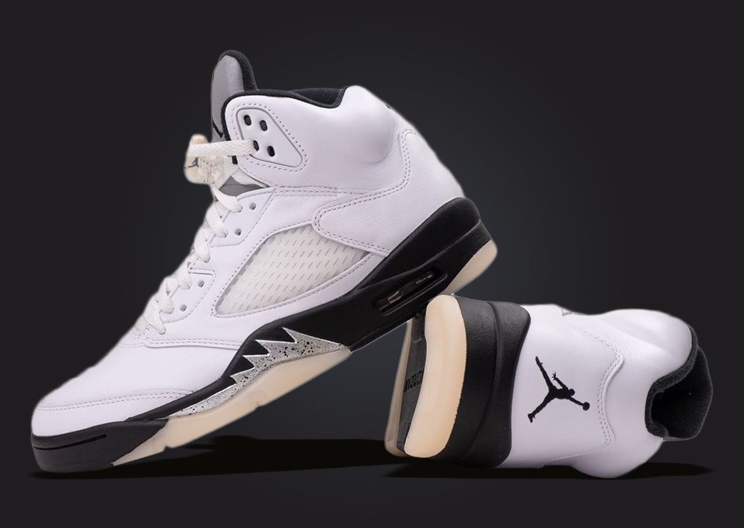 black and white 5s release date