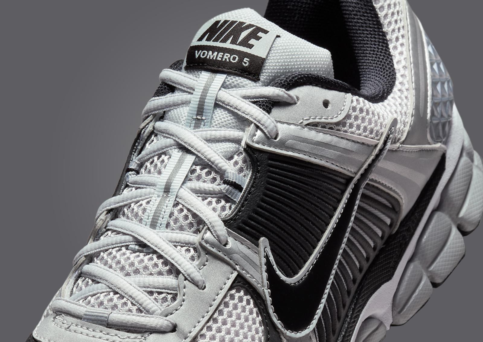 Nike Zoom Vomero 5 Metallic Silver Black Detail