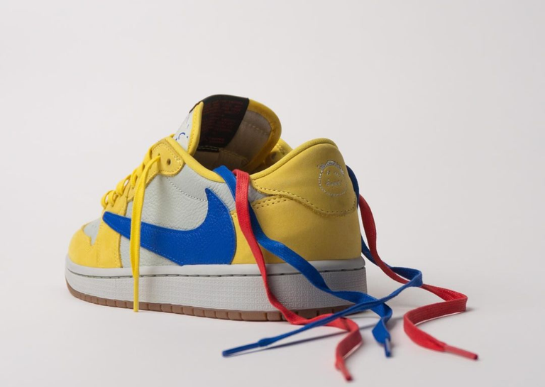 Travis Scott x Air Jordan 1 Retro Low OG Canary (W) Heel and Extra Laces