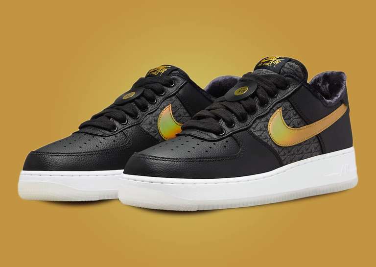 Just for Kicks: Kobe's Innovative Sneakers, Drake Joins Jordan Brand, and  ETQ's Black Pack