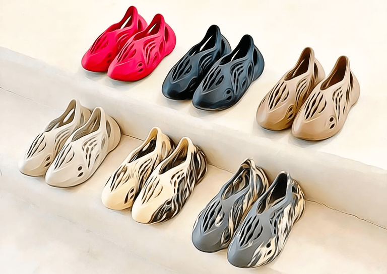 yeezy foam rnnr on feet