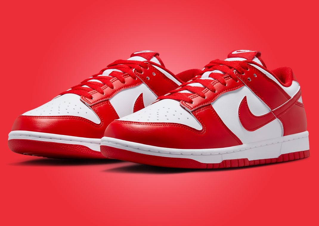 スニーカー Nike Dunk Low SP \"St. John's (2020/2023) Nike Dunk Low St Johns 2023 Release Info | SneakerNews.com