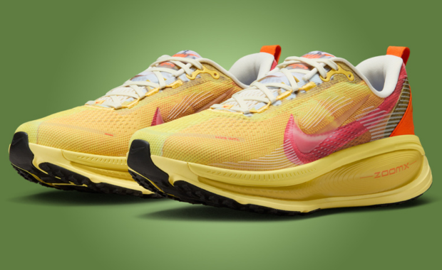 Nike Vomero 18 International Running Pack