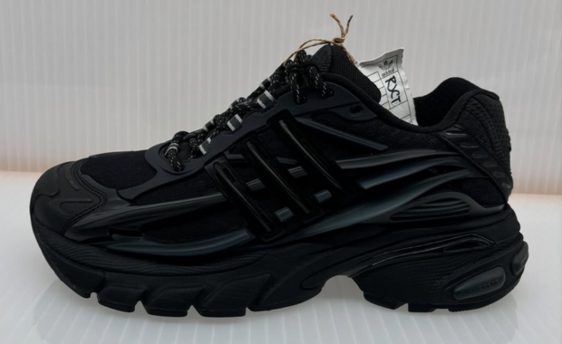 Pharrell Williams x adidas Adistar Jellyfish Triple Black