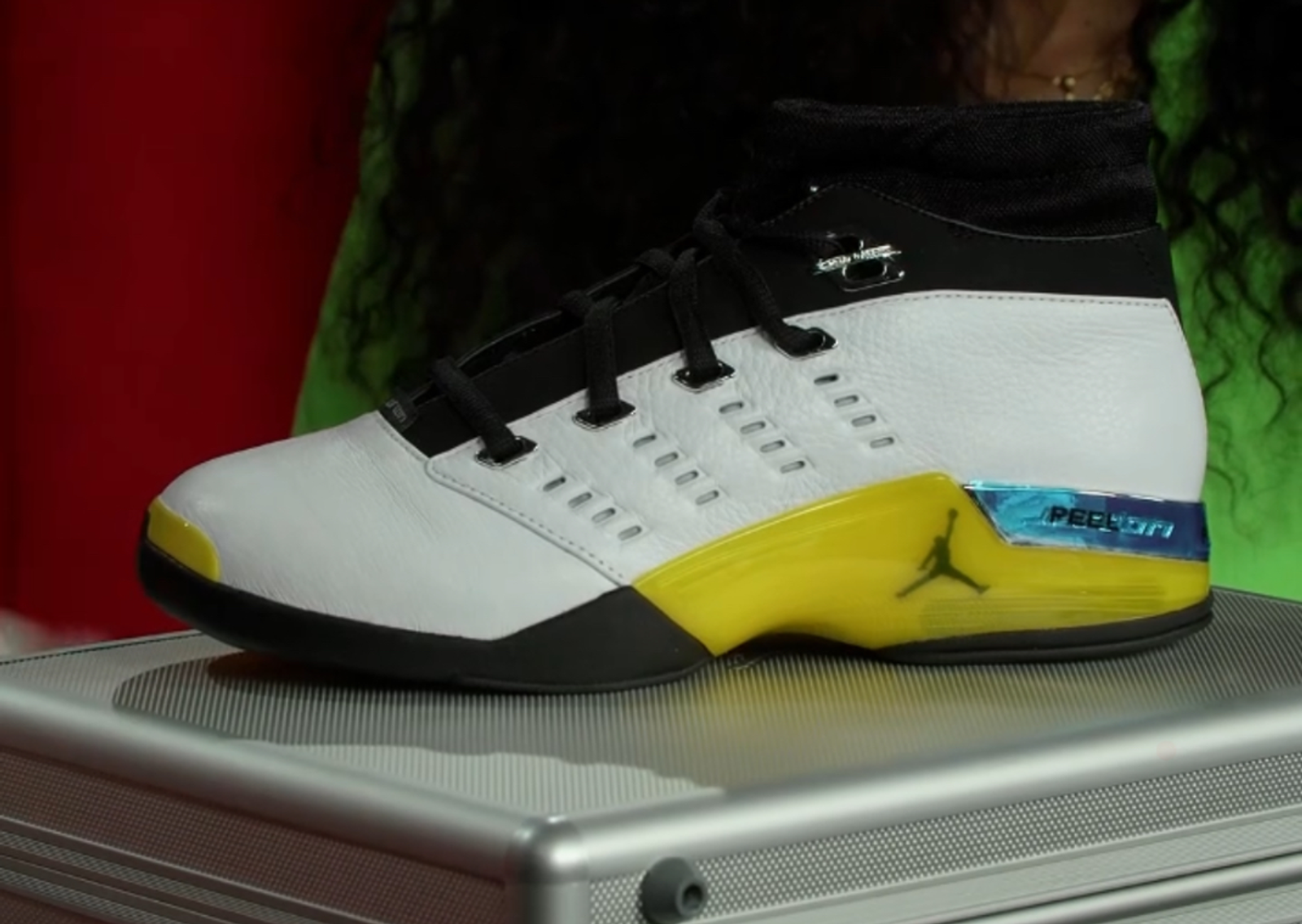 Air Jordan 17 Retro Low SP Lightning Lateral