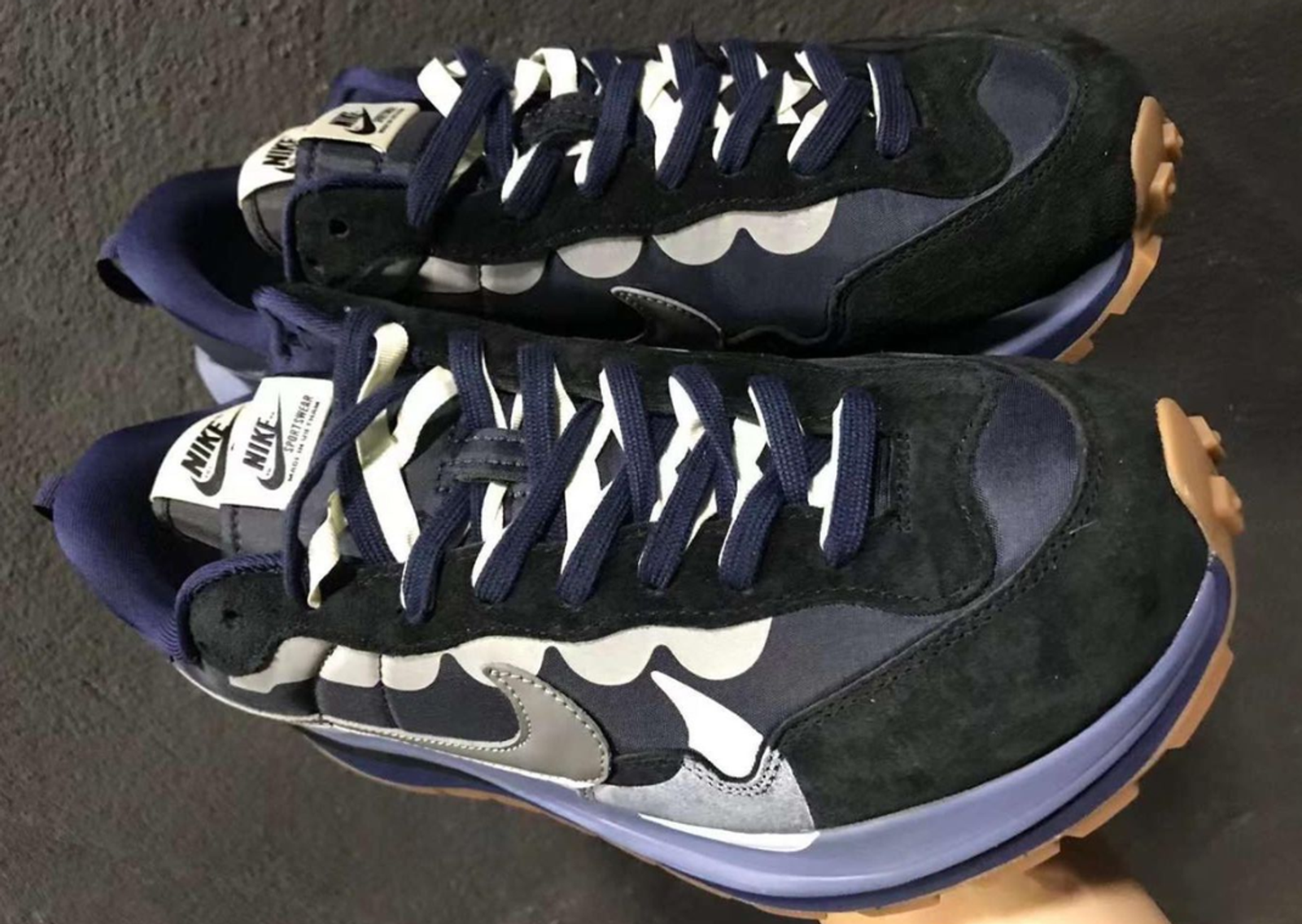 sacai x Nike LD Vaporwaffle Midnight Navy Top