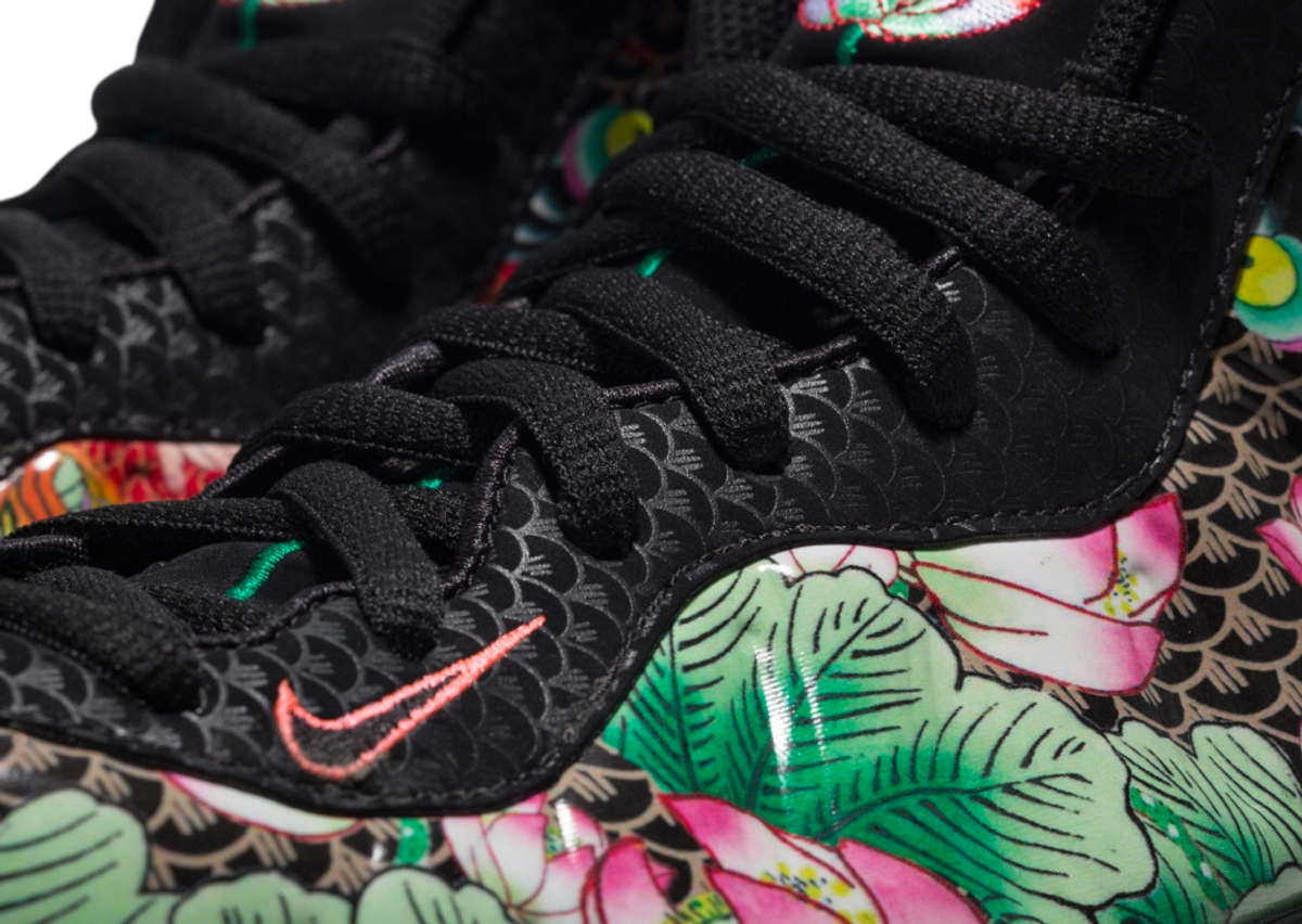 Foamposite floral top on feet
