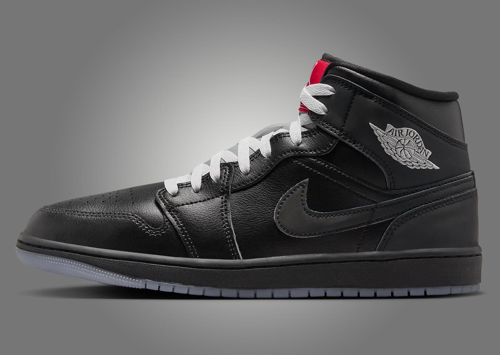 Air Jordan 1 Mid Black Metallic Lateral