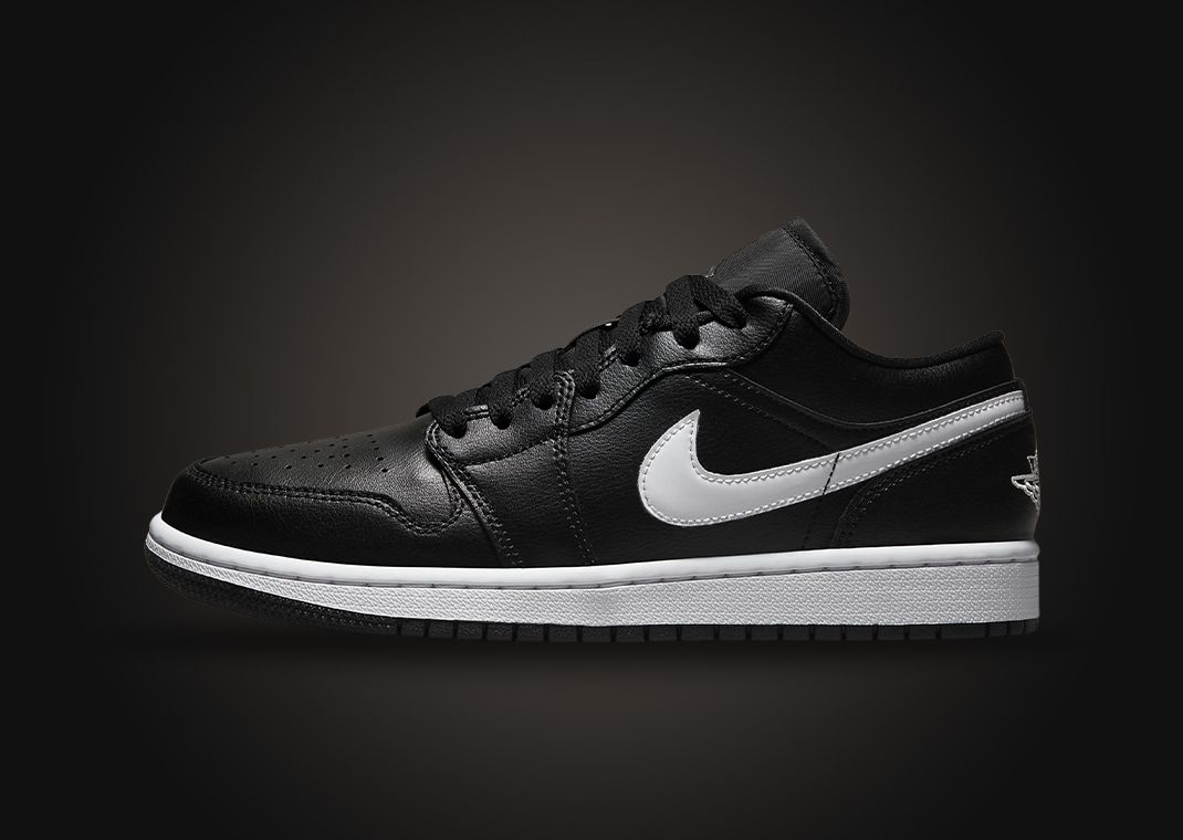 Jordan 1 shop black white swoosh