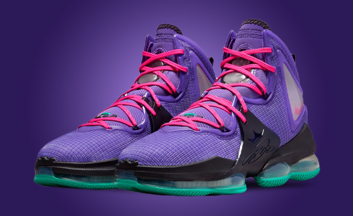 Wild Berry Covers This Nike LeBron 19