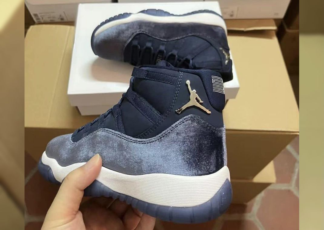 Midnight navy jordan 11 release date best sale