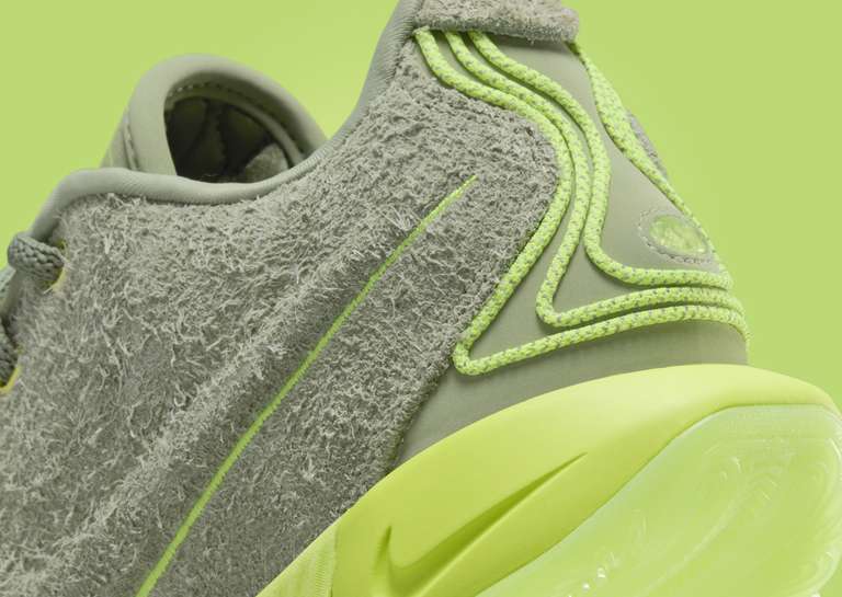 Nike LeBron 21 Algae Heel Detail