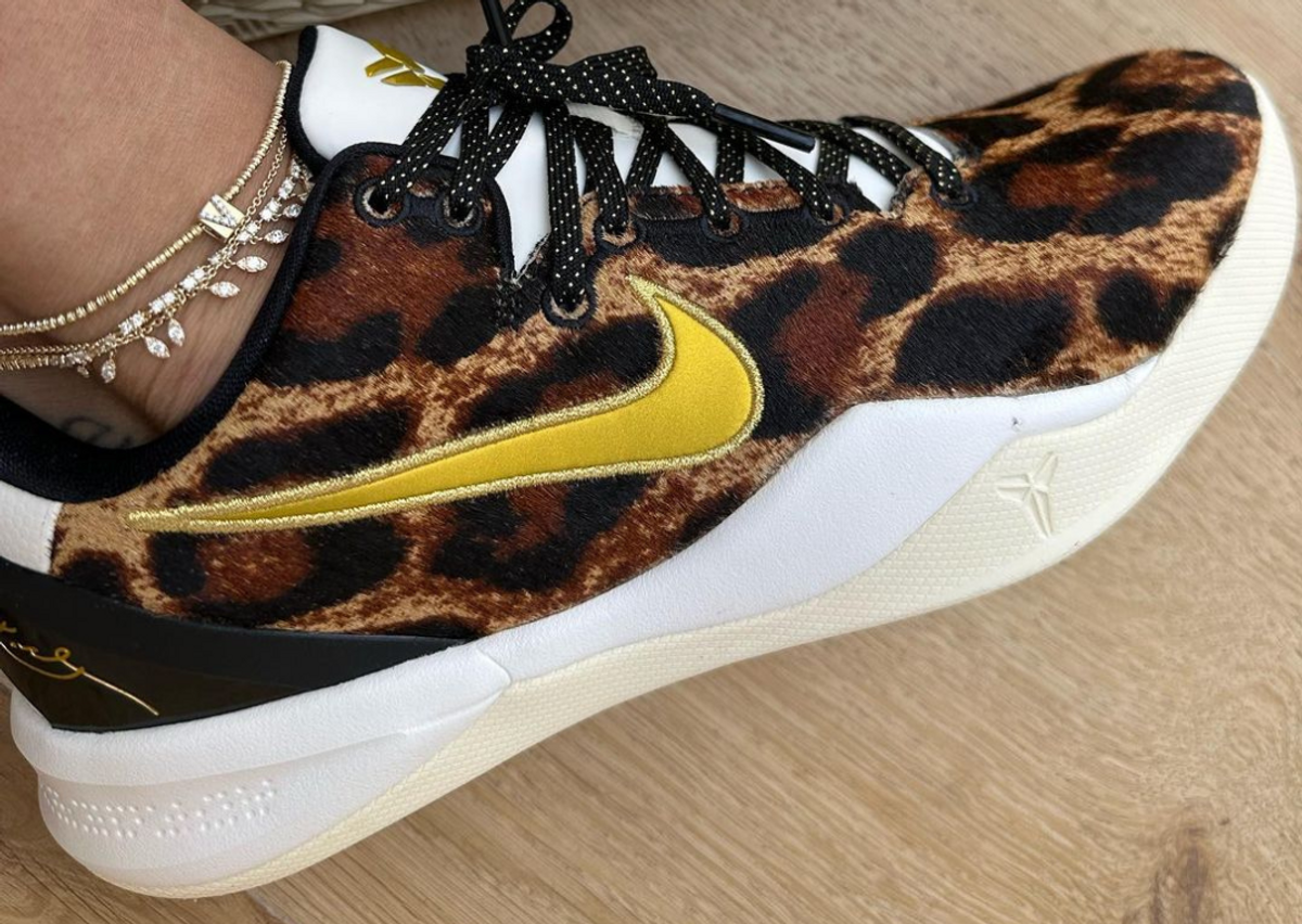Nike kobe hot sale 13 womens brown