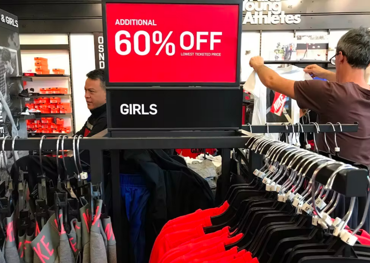 60% off at Nike Outlet