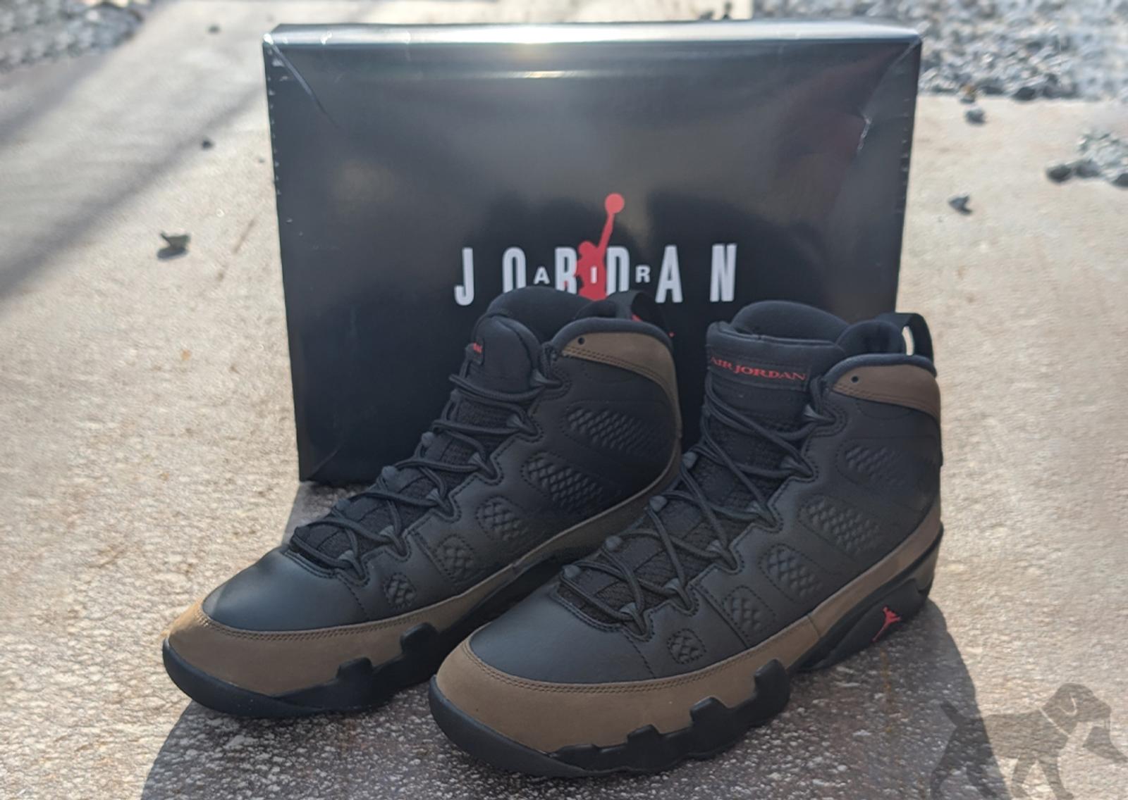 Air Jordan 9 Retro Olive Angle