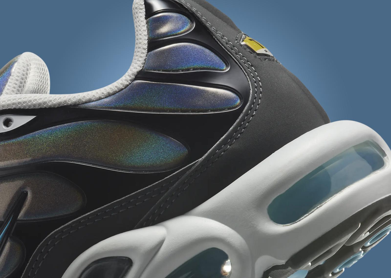 Nike Air Max Plus Holographic Heel