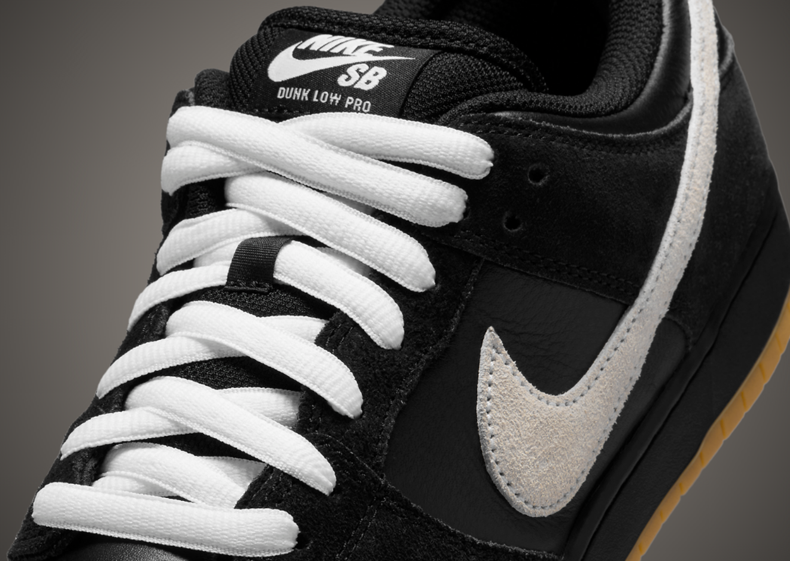 Nike SB Dunk Low Black White Gum Detail