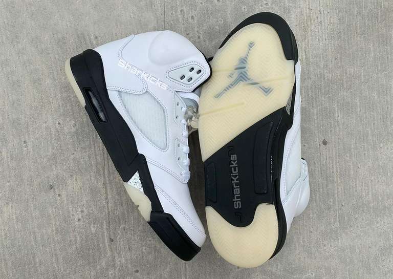 Air Jordan 5 Retro White Black Lateral and Outsole