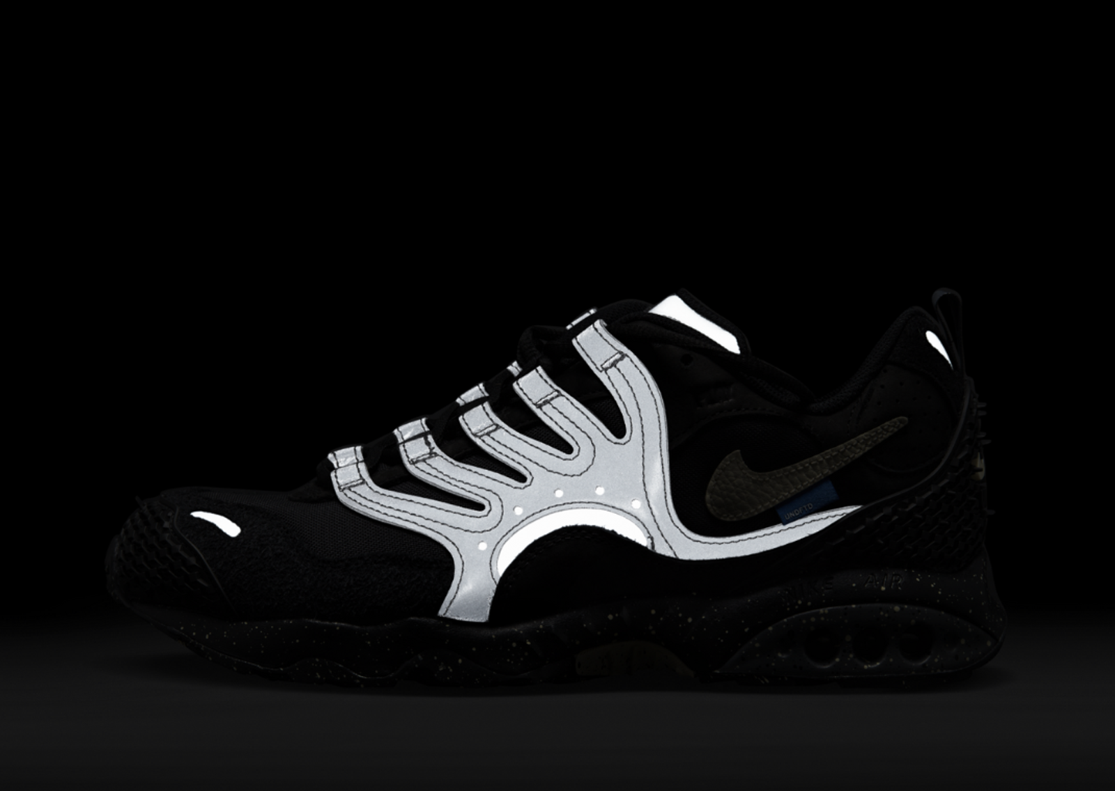 Undefeated x Nike Air Terra Humara Black Coconut Milk 3M Lateral