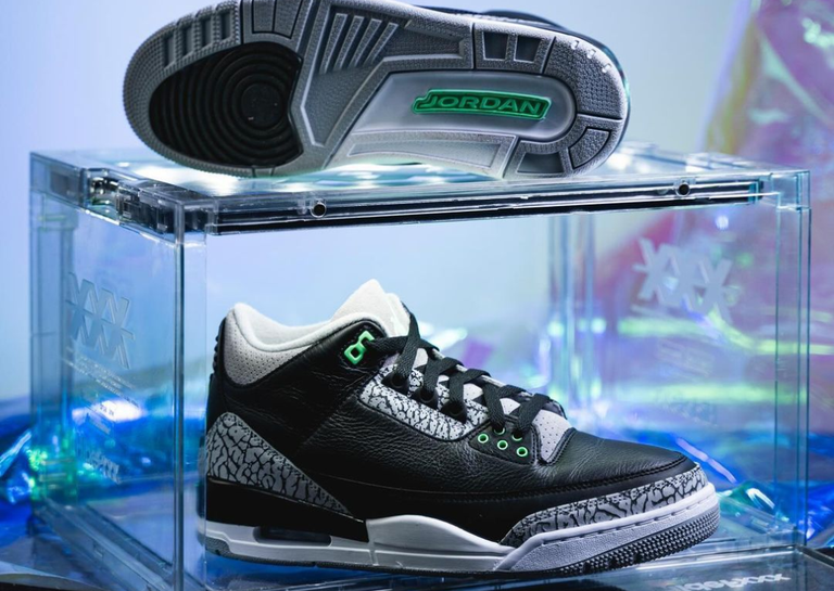 Air Jordan 3 Retro Green Glow Lateral and Outsole