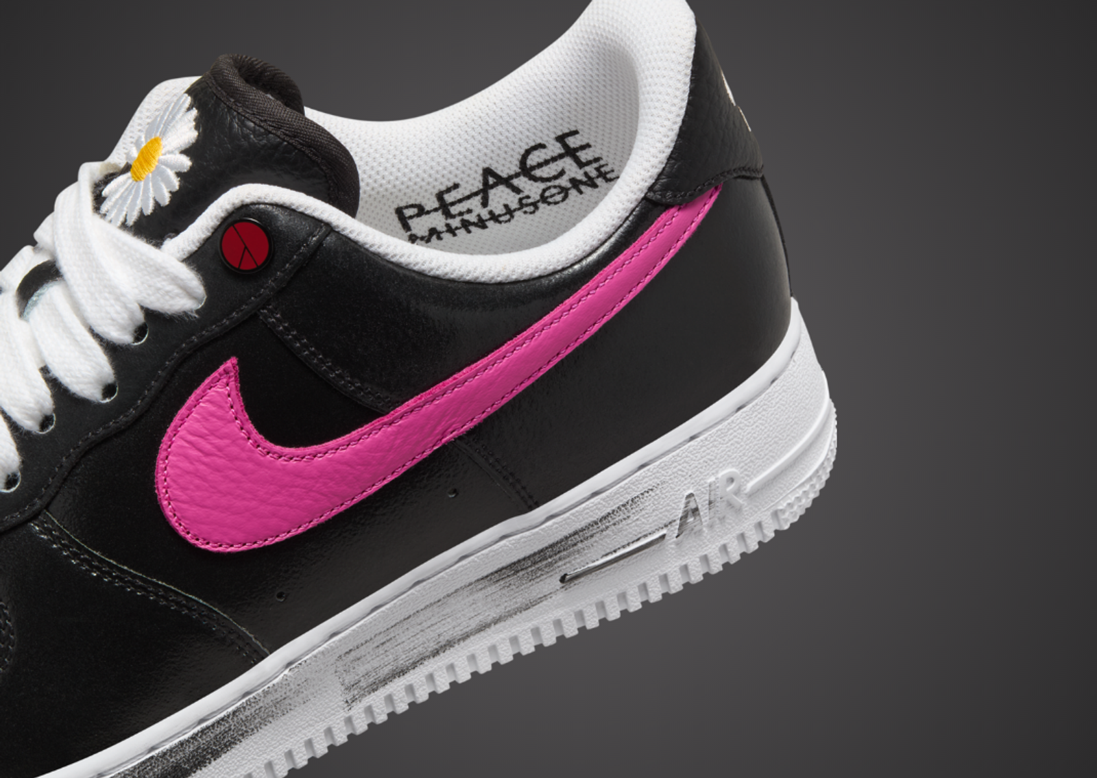 PEACEMINUSONE x Nike Air Force 1 Low Para-Noise 3.0 Detail