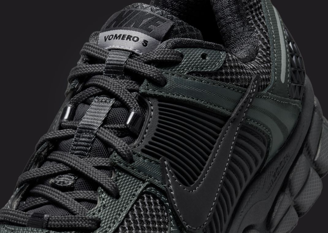 ★Nike★Zoom Vomero 5 SP Black★大人気★ Nike Zoom Vomero 5 SP Black (Nike/スニーカー) BV1358-003