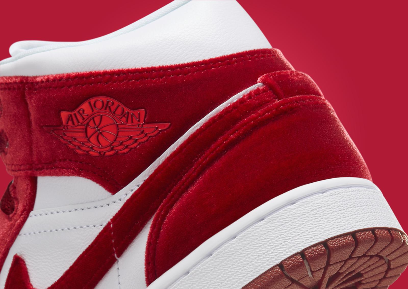 Air Jordan 1 Mid Red Velvet (W) Heel