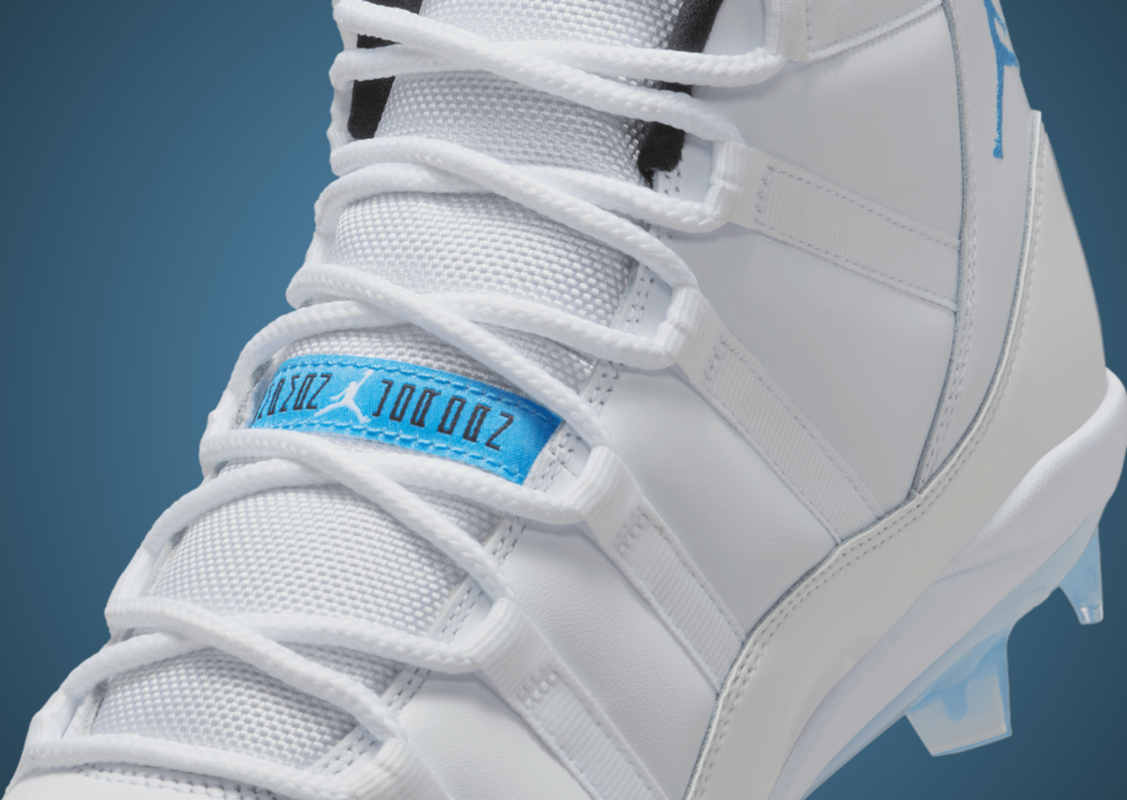 Air Jordan 11 Mid MCS Cleat Legend Blue Detail