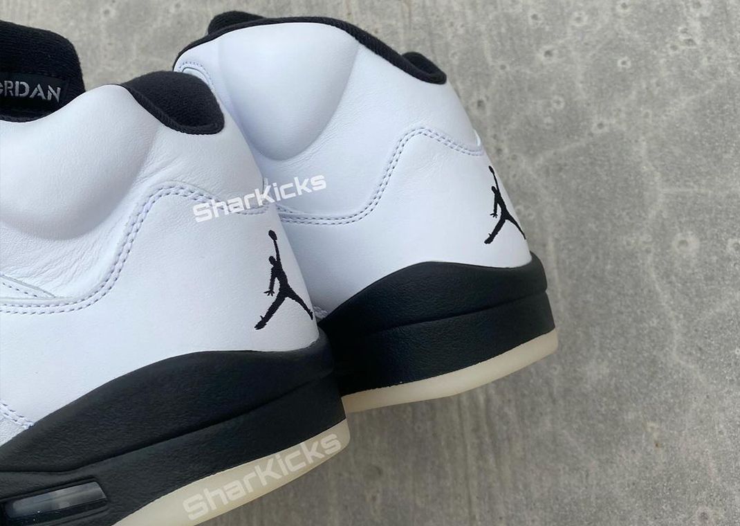 Air Jordan 5 ホワイト/ブラック Where to Buy the Air Jordan 5 Retro White Metallic Black