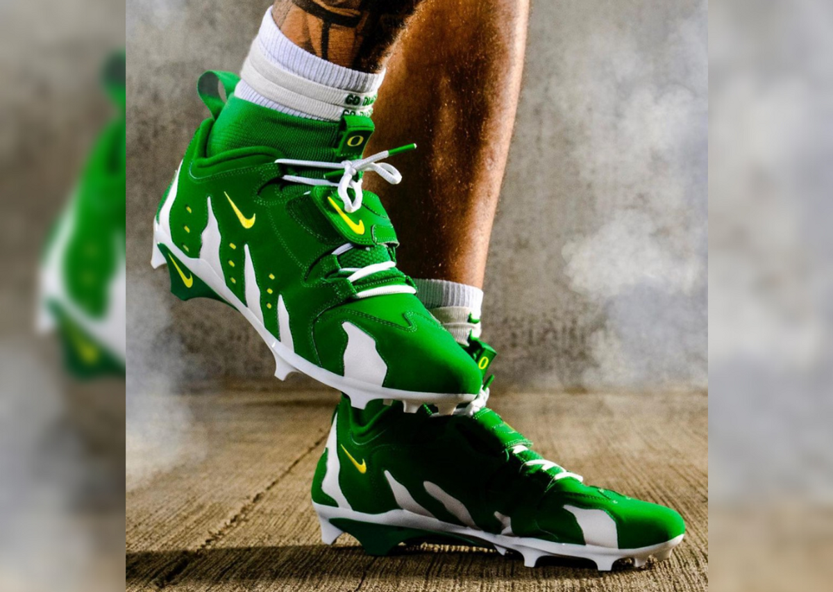 Oregon top football cleats