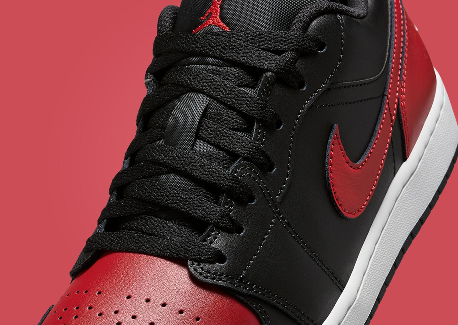 Air Jordan 1 Low Bred Twist Tongue Detail