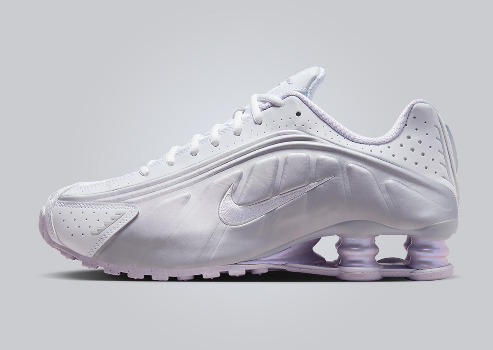 Nike Shox R4 Irrisential (W) Lateral